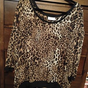 Bobbie Brooks Tan and Brown Oversized 3/4 Sleeve Blouse